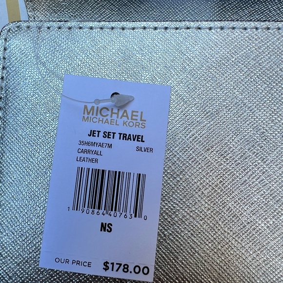 NWT Michael Kors Leather Jetset Travel Carryall Wallet - Picture 4 of 4